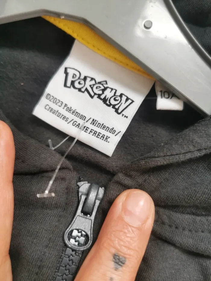 Ensemble de jogging pantalon et veste Pokémon pikachu taille 10 ans neuf - photo numéro 4