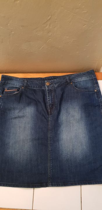 Jupe  en  jeans délavé 