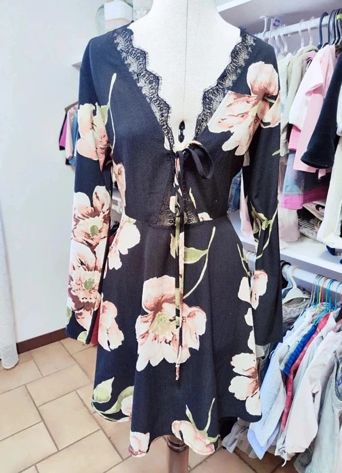 Magnifique robe Missguided taille 40 - photo numéro 2