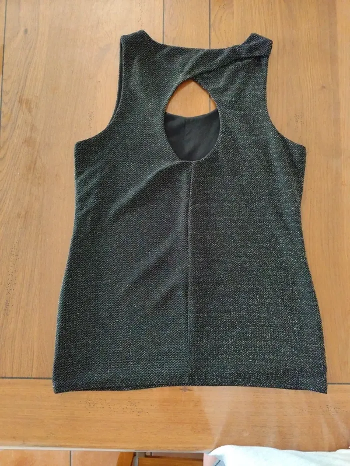 Vends petit haut scintillant - photo numéro 4
