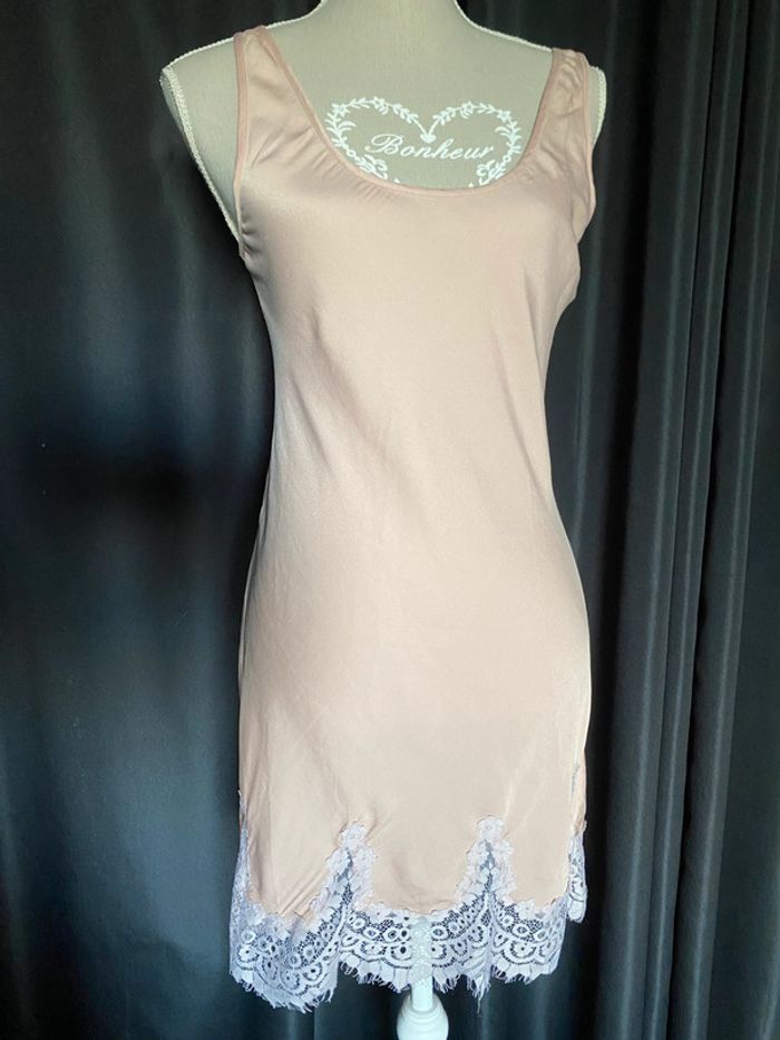 Fond de robe rose Etam