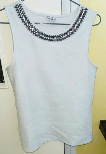 Débardeur avec bijoux