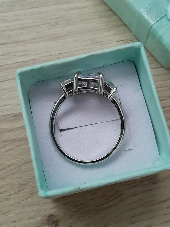 Bague, style classique,  3 pierres transparentes taille 60 - photo numéro 4