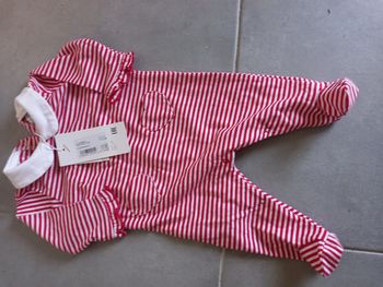 Pyjama naissance 1 mois neuf