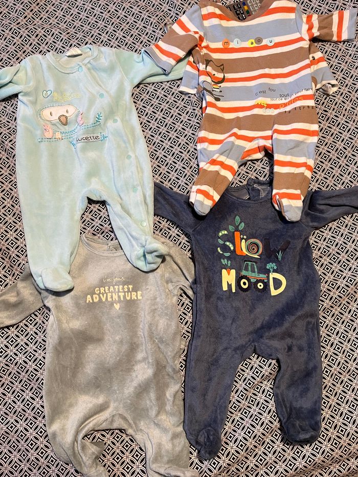 Lot pyjama 1 mois - photo numéro 2