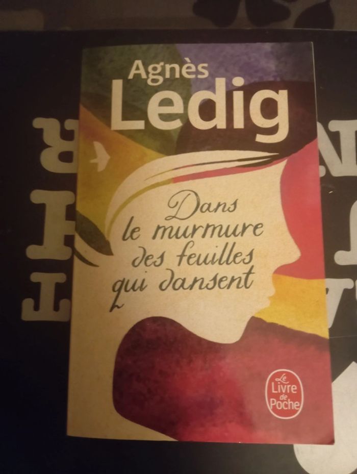 Livre de poche Neuf Dans le murmure des feuilles d Agnès Ledig