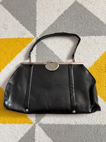 Sac à main en cuir synthétique noir vintage