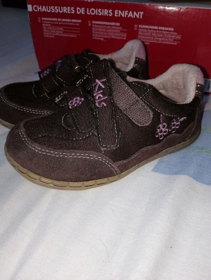Chaussures de loisirs enfant Pointure 23 comme neuve - photo numéro 3