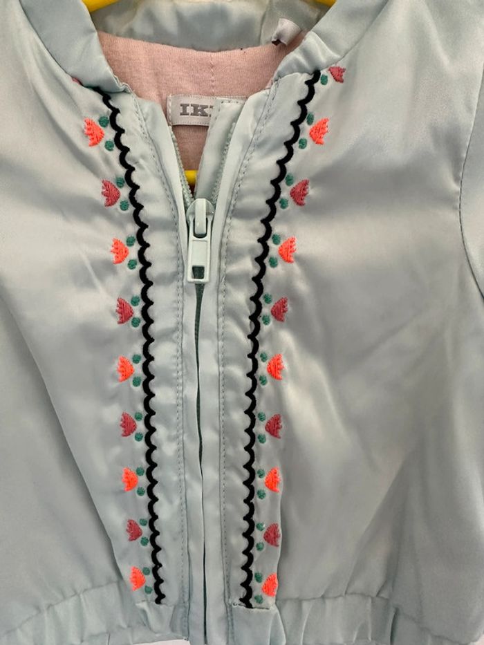 Sublime veste ikks fille satine et brodé 3 mois - photo numéro 2
