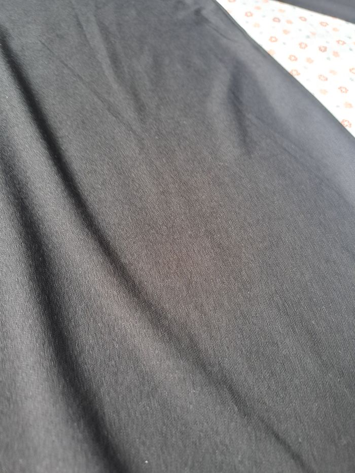 👗 Robe noire manches longues Mango - Taille M - Très bon état - photo numéro 2