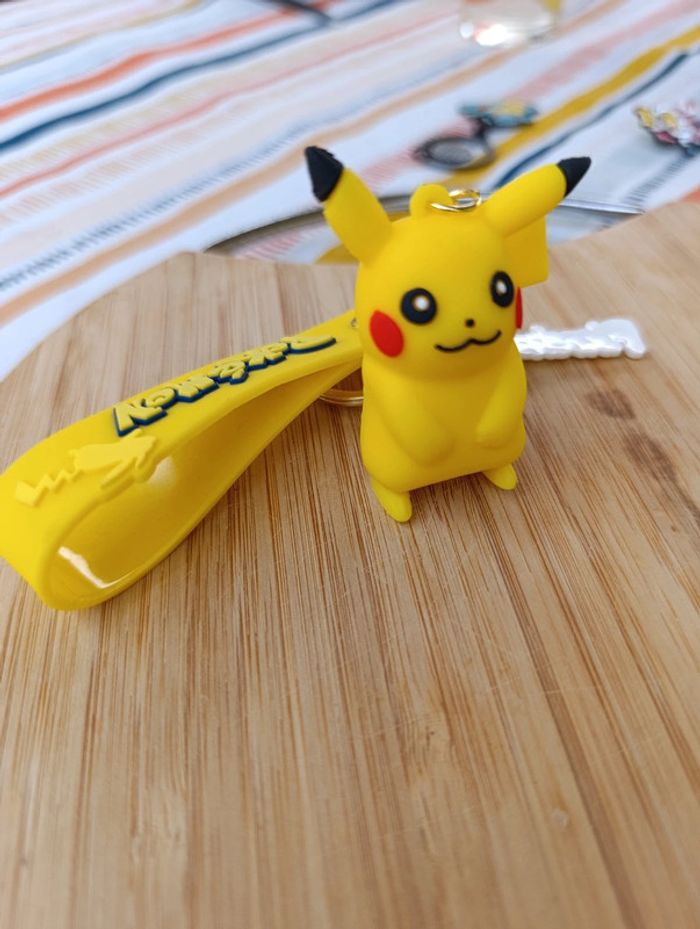 Porte clé 3D pokémon Pikachu - photo numéro 4