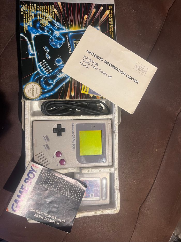 Game boy en boîte