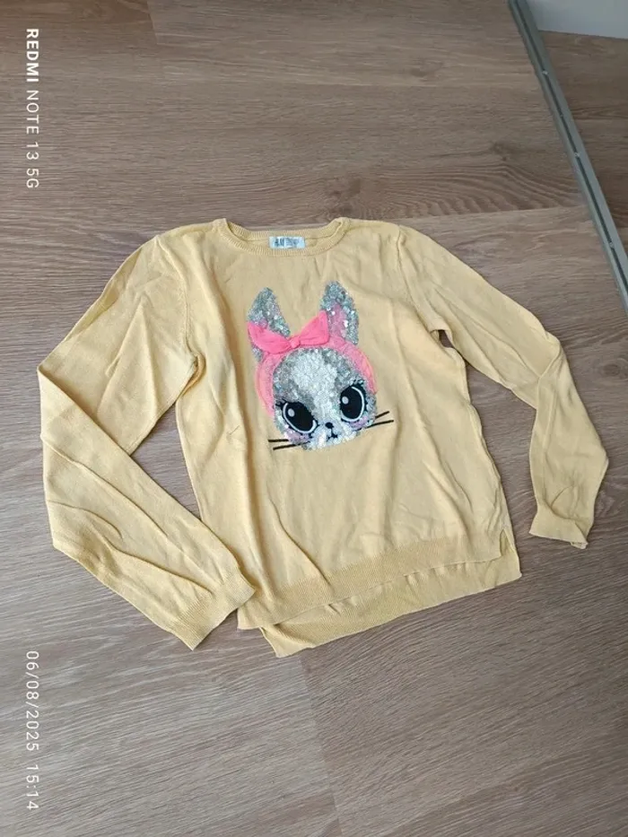 Magnifique pull lapin h&m taille 8-10ans