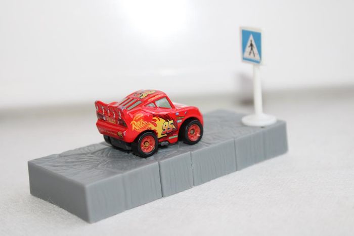 Disney Pixar Mini racer Flash Mc queen - photo numéro 5
