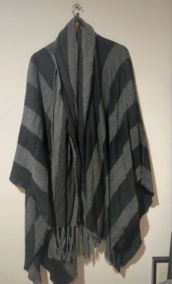 Poncho gris et noir