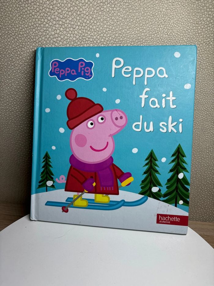 Peppa piG fait du ski