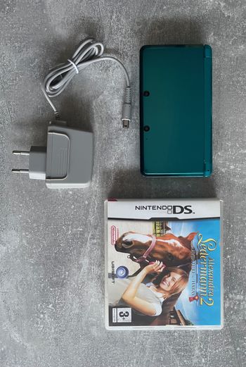 Console Nintendo 3DS bleu lagon + 1 jeu