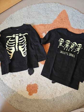 Lot de 2 pulls Halloween- 24 mois