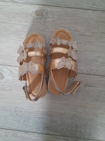 Sandales fille papillon doré 27