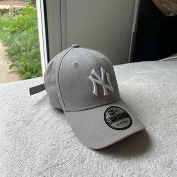Casquette New Era NY – Grise – 9FORTY Adjustable – Comme neuve