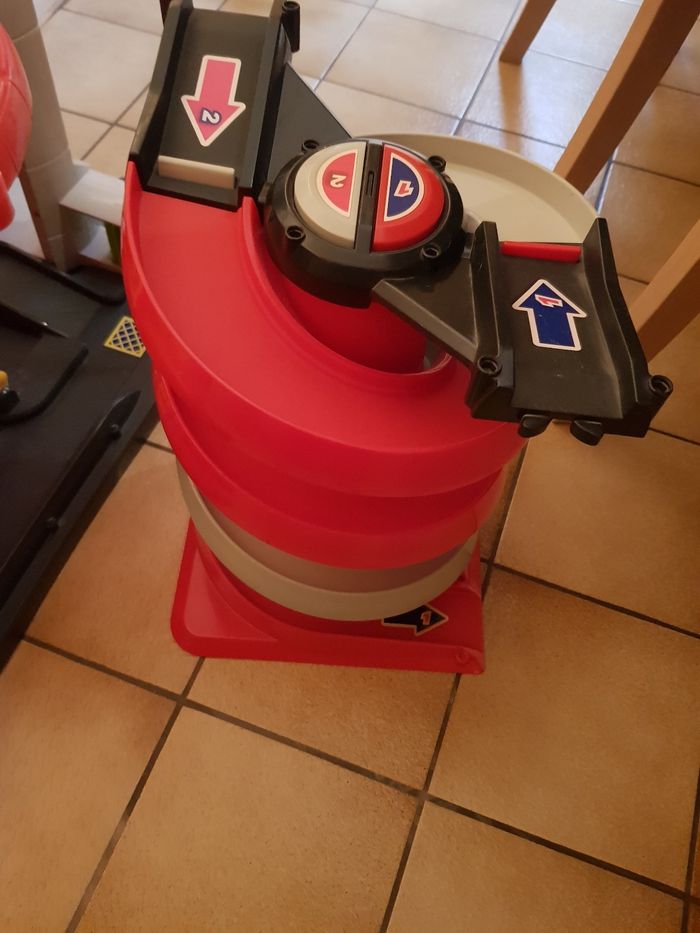 Garage et circuit de courses - photo numéro 5