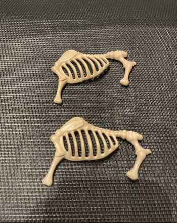 Playmobil lot 2 carcasses squelettes pour animaux félins vautours Wiltopia très bon état