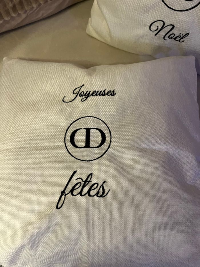 Coussins brodé de Noël - photo numéro 4