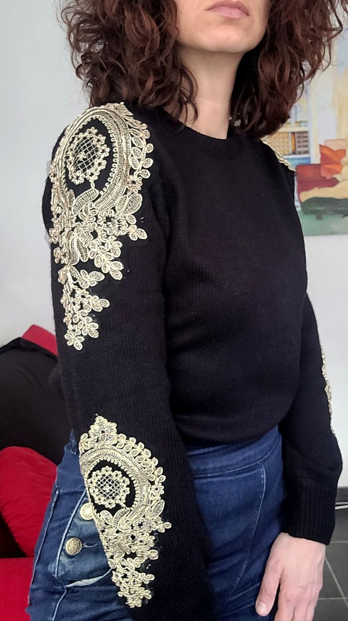 Pull noir brodé doré brandebourg 36 vintage fêtes