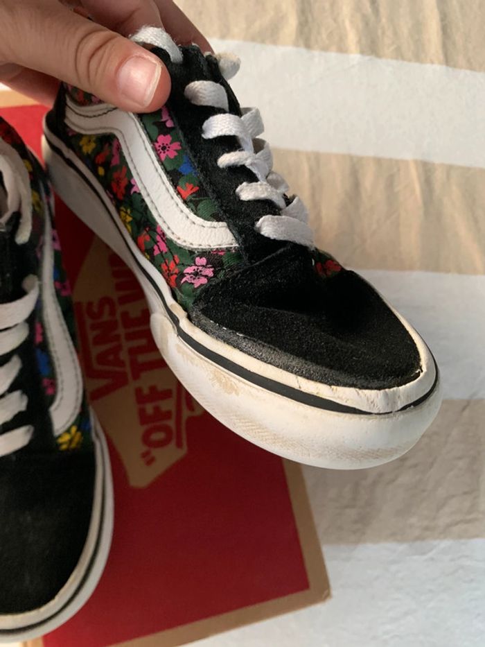Vans fleuries pointure 31 - photo numéro 3