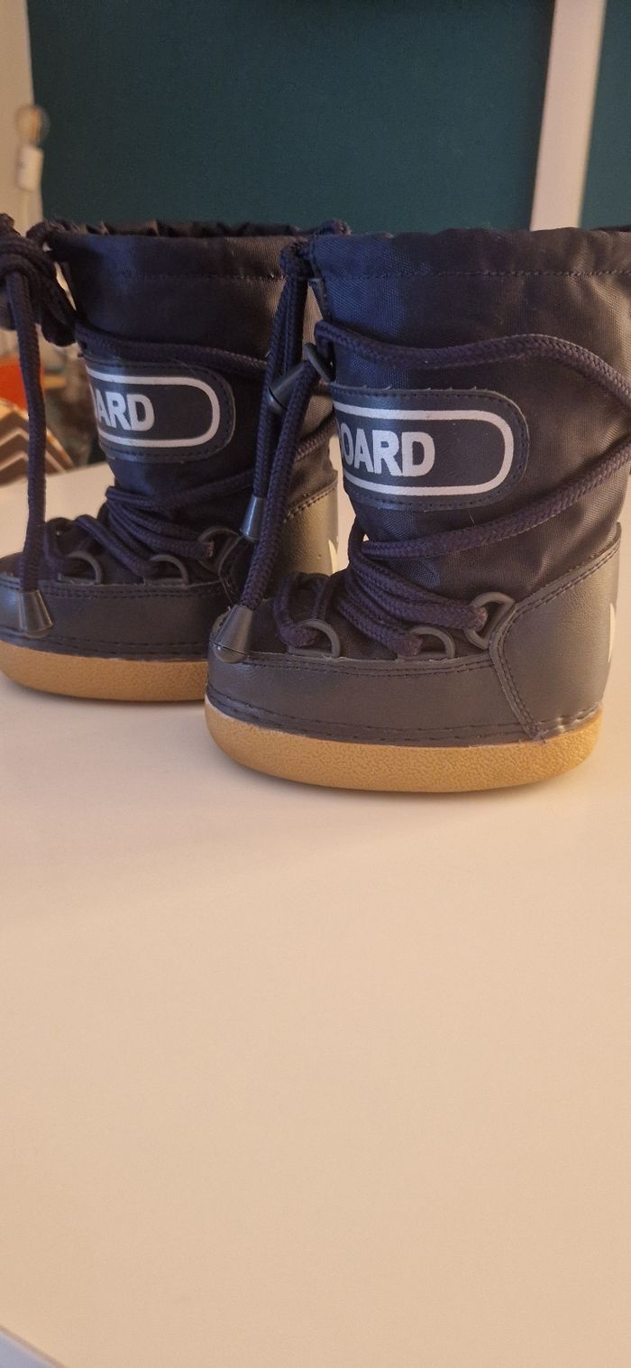 Boots 23-25 - photo numéro 2