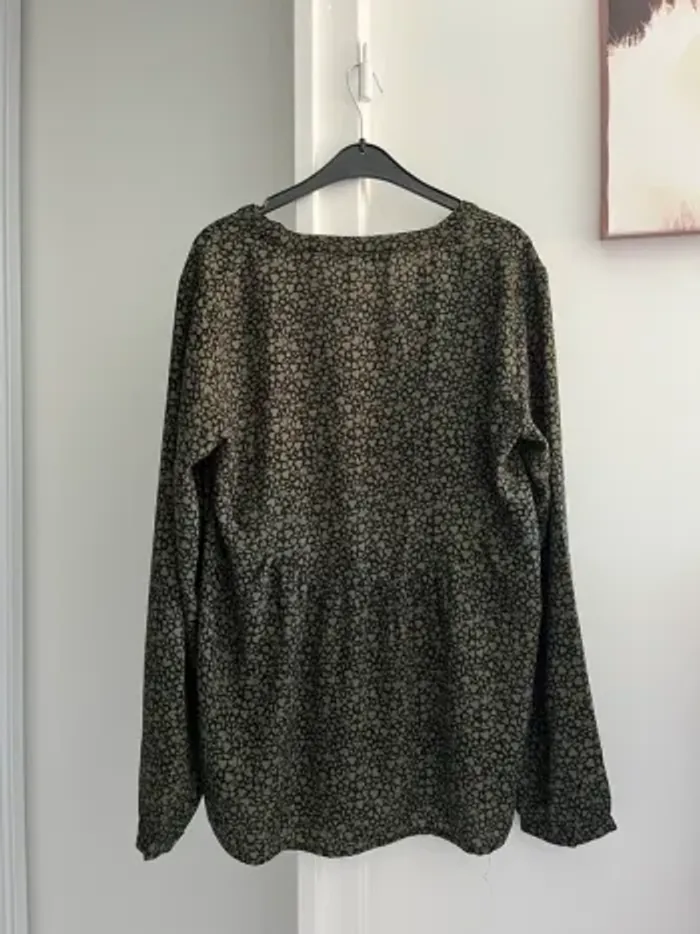 Blouse légère couleur kaki foncé Kiabi T38 très bon état - photo numéro 6