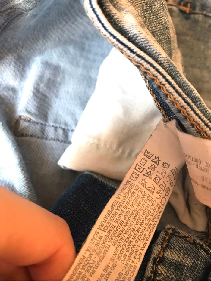 Jean Zara Man à trous taille 42 - photo numéro 10