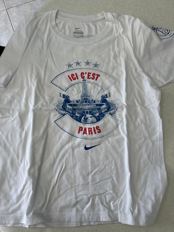 T shirt - photo numéro 1
