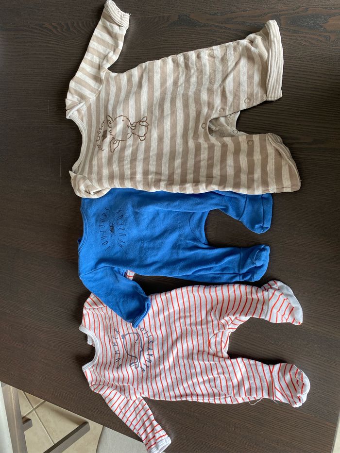 Lot vêtements 1 mois garçon - photo numéro 2