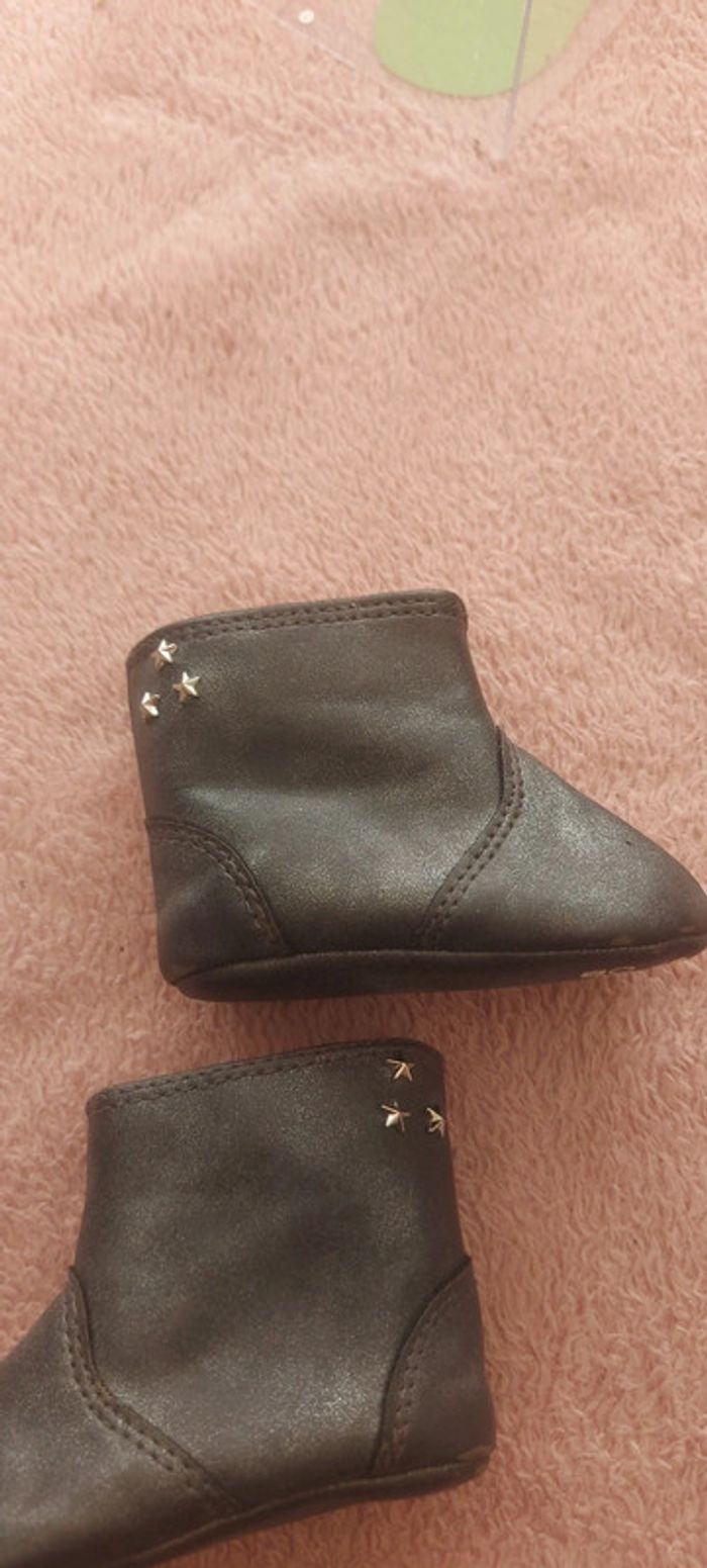 Lot chaussures bébé fille 3-6 mois - photo numéro 9