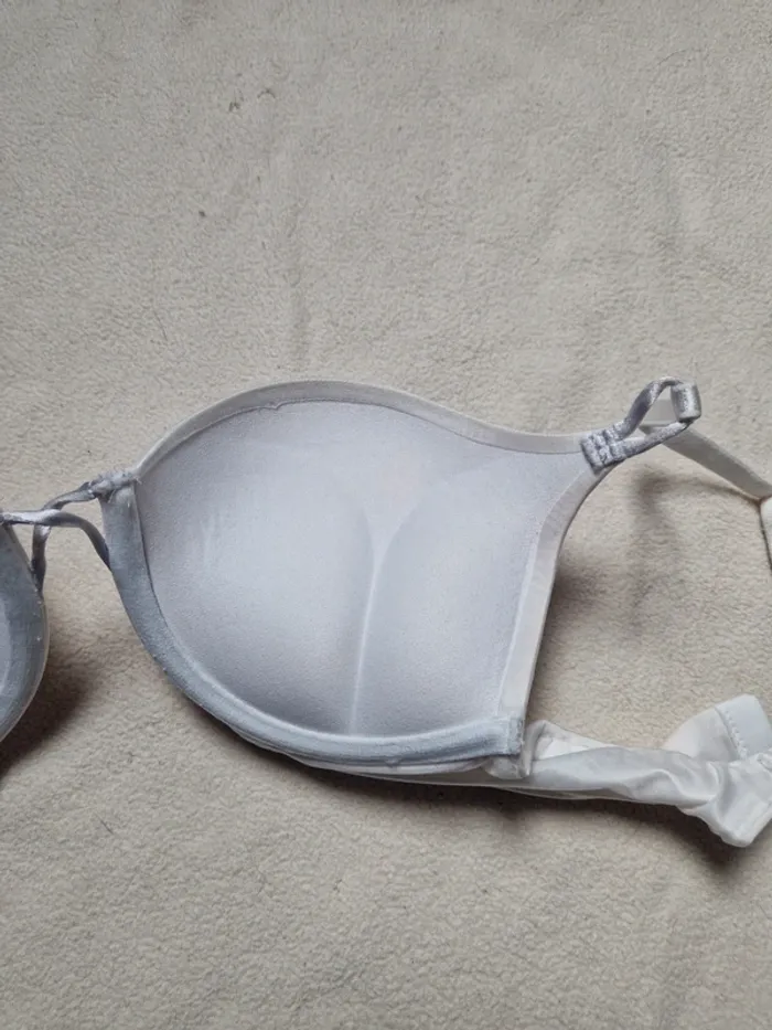 Neuf jolie soutiens gorge Bombshell blanc lisse push up victoria's secret taille 82B - photo numéro 6