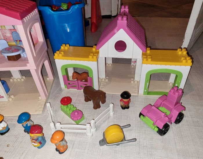 Lot maison ferme et cubes