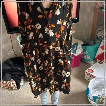 Magnifique  chemise  robe  fleurie  taille  34  marque  chicorée