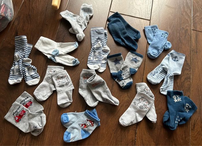 lot de 27 paires de chaussettes influx, vert baudet, petit bateau taille 21/23 et 19/22