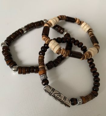 Lot 3 bracelets en perles de bois neufs