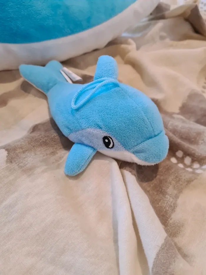 Grande peluche dauphin - photo numéro 2