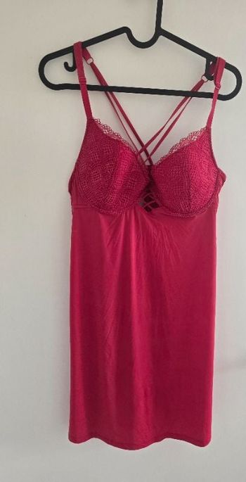 Nuisette fluide avec soutien gorge 90D