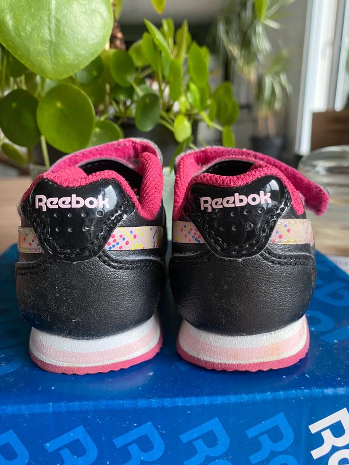 Basket Reebok pointure 18,5 lumineuse - photo numéro 5