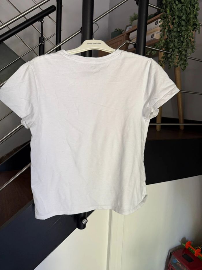 T-shirt Levis femme taille M état satisfaisant blanc quelques taches - photo numéro 2