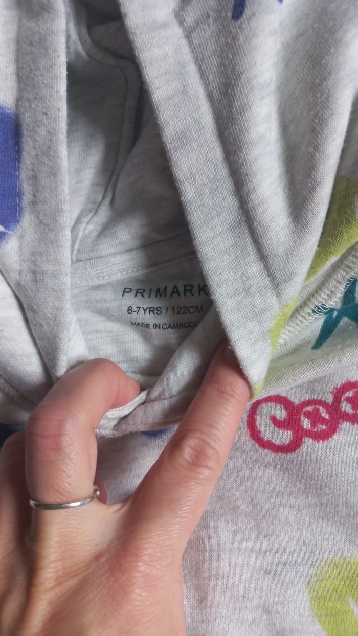Sweat Primark 7 ans - photo numéro 4