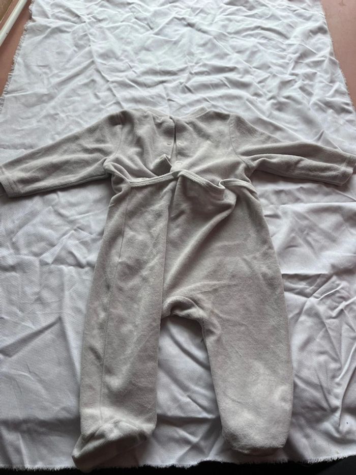 Pyjamas 6 mois - photo numéro 2