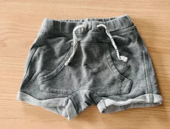 Short gris garçon