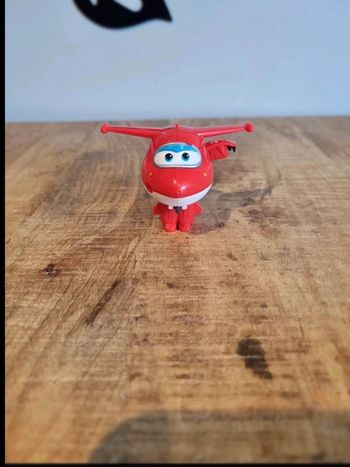 Figurine avion super wings