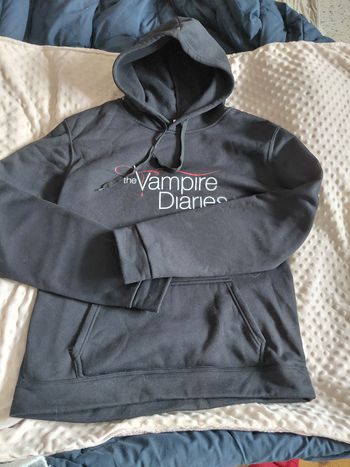 Pull femme the Vampire Diaries