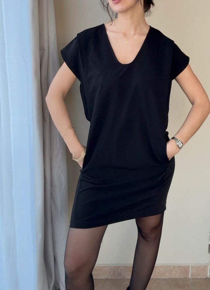 Petite robe noire Orfeo taille M comme neuve - photo numéro 3